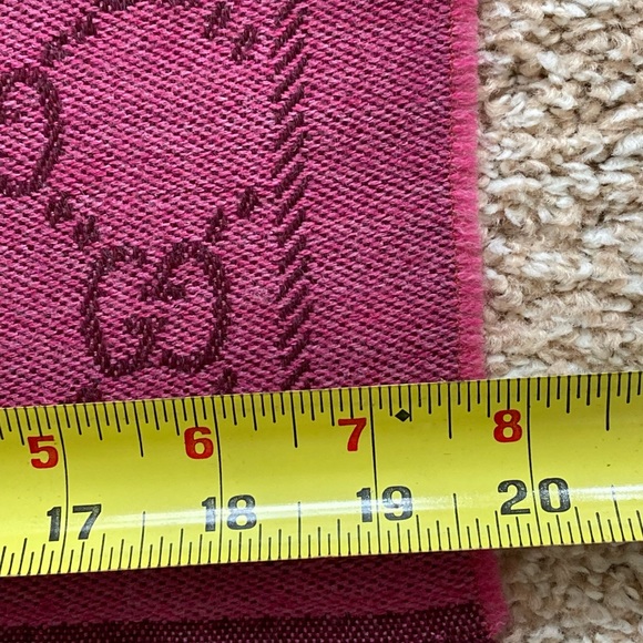 Authentic Gucci Wool Scarf - Picture 5 of 15